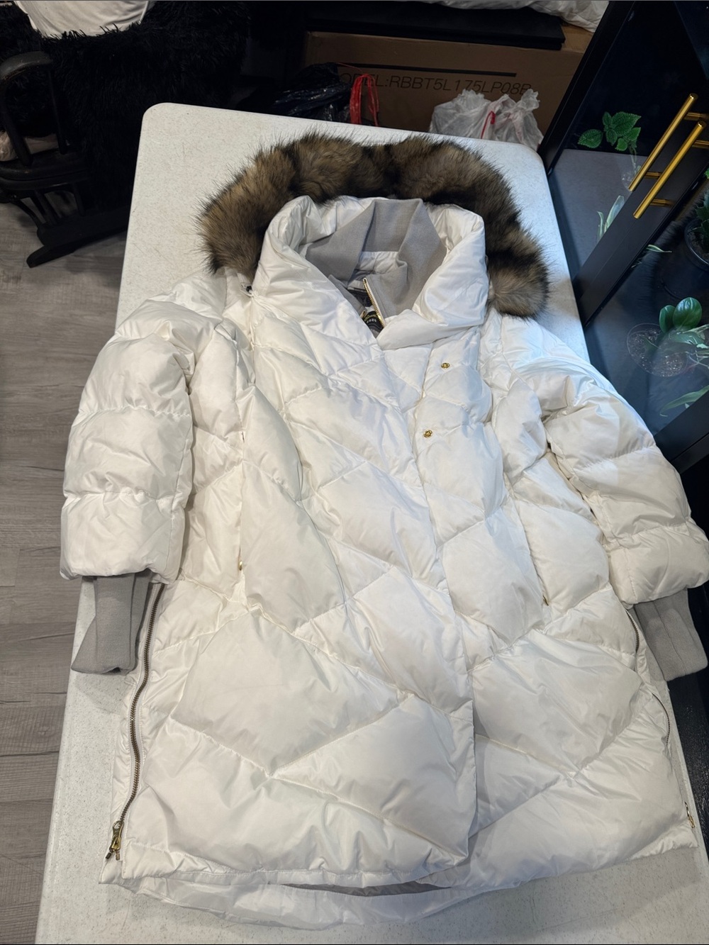 Women's White Puffer Coat with Faux Fur Trim